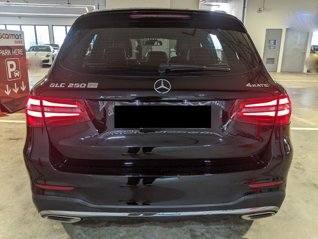 Mercedes Benz Glc250 4matic Amg Line (r19 Led)