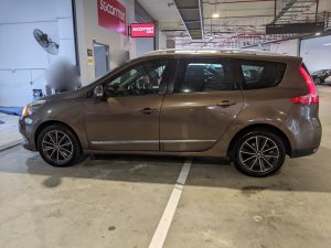 Renault Grand Scenic Iii 1.5 Dci A/t 2wd 5dr S/r