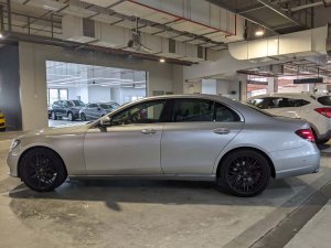 Mercedes Benz E180 Sedan Avg