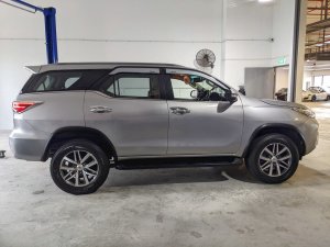 Toyota Fortuner 2.7 At