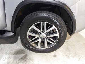 Toyota Fortuner 2.7 At