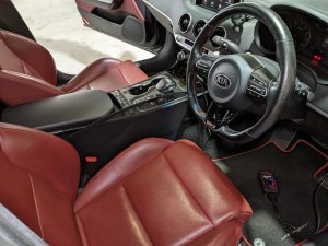 Kia Stinger 2.0a 2wd Sunroof