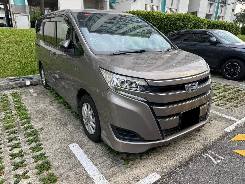 Toyota Noah 1.8x At Abs D/airbag 2wd 5dr (Hybrid)