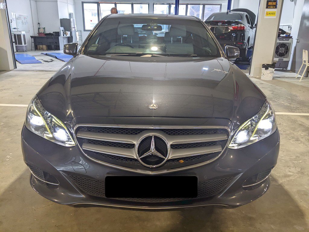 Mercedes Benz E250 Sedan (r18)
