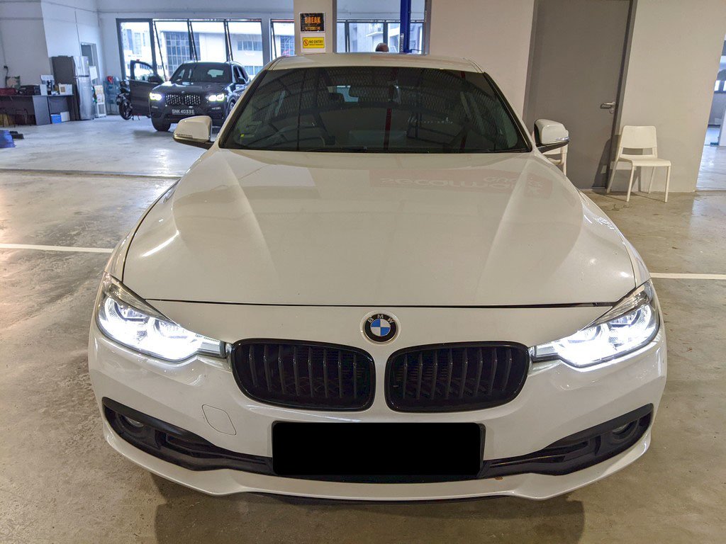 BMW 318i Sedan Led