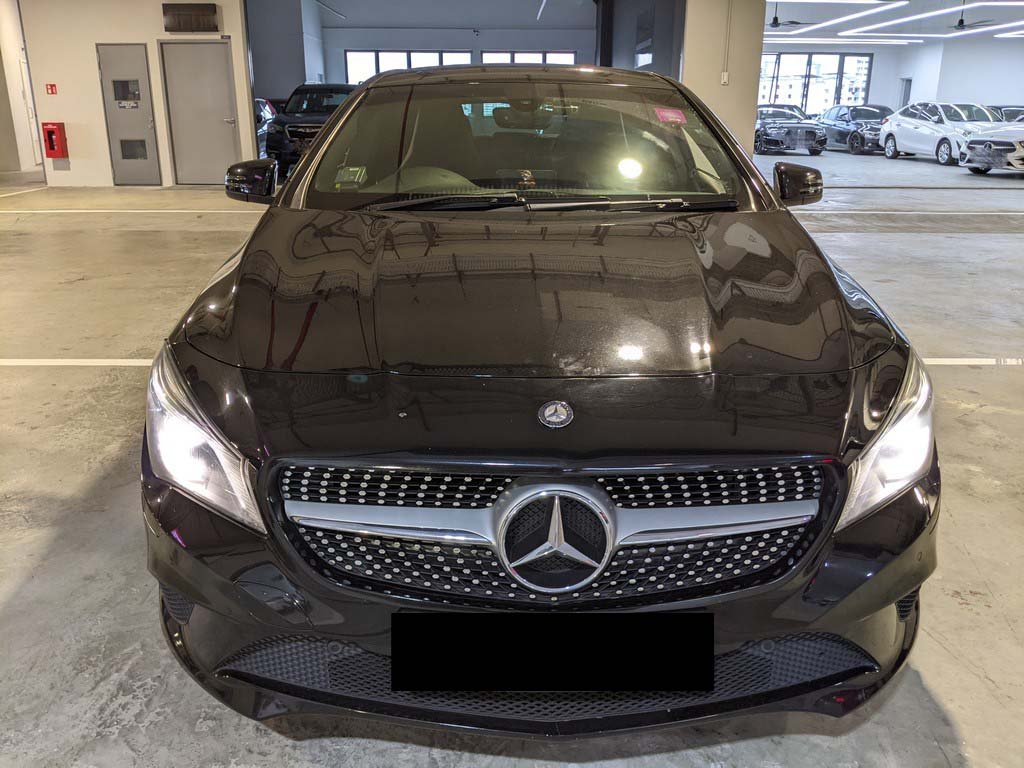 Mercedes Benz CLA180 (R18 BI)