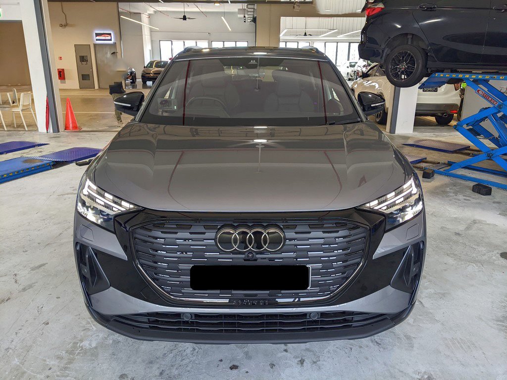 Audi Q4 45 E Tron (matrix, Sr) (Electric Vehicle)
