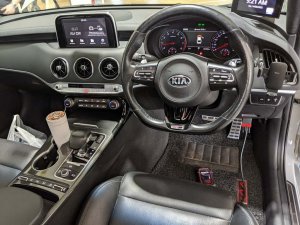 Kia Stinger 2.0A 2wd Sunroof