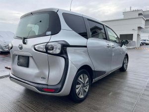 Toyota Sienta Hybrid 1.5g Cvt (Hybrid)