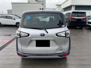 Toyota Sienta Hybrid 1.5g Cvt (Hybrid)