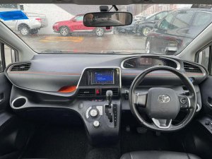 Toyota Sienta Hybrid 1.5g Cvt (Hybrid)