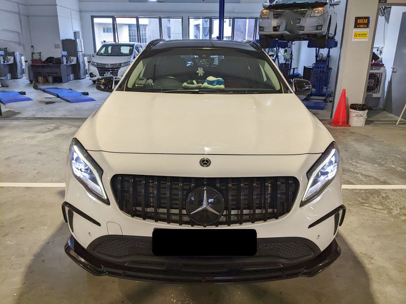 Mercedes Benz Gla180 Urban (r18 Led)