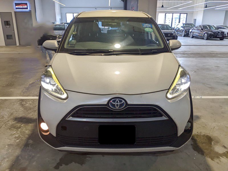 Toyota Sienta 1.5g At Abs D/airbag 2wd (Hybrid)