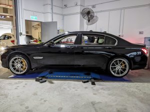 BMW 750li Sr Hid Nav Int A/str Rr/ent Tv Hud (COE Till 07/2031)