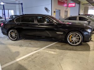 BMW 750li Sr Hid Nav Int A/str Rr/ent Tv Hud (COE Till 07/2031)