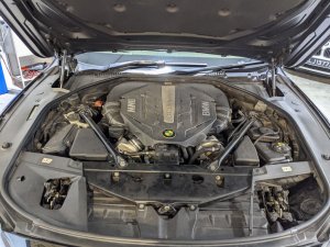 BMW 750li Sr Hid Nav Int A/str Rr/ent Tv Hud (COE Till 07/2031)