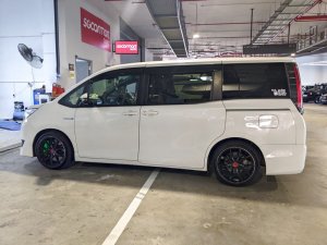 Toyota Noah 1.8x Cvt (Hybrid)
