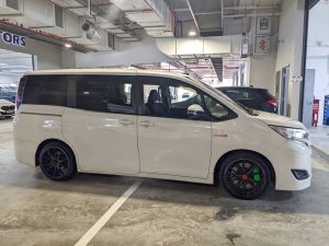 Toyota Noah 1.8x Cvt (Hybrid)
