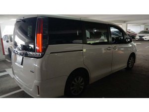 TOYOTA NOAH HYBRID 7-SEATER 1.8X CVT