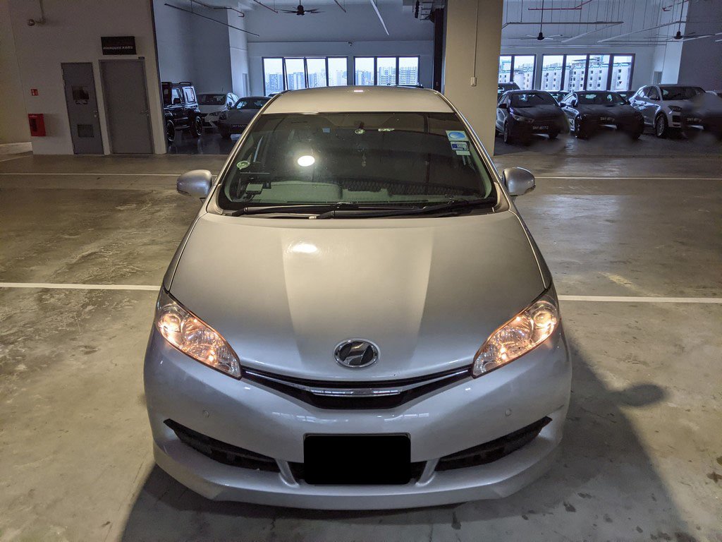 Toyota Wish 1.8x Cvt Abs D/airbag 2wd 5dr