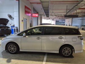 Toyota Wish 1.8x Cvt Abs D/airbag 2wd 5dr