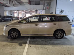 Toyota Wish 1.8 Cvt