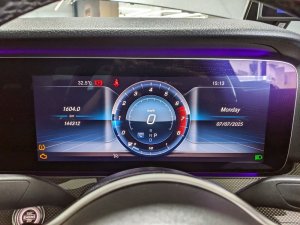 Mercedes Benz E200 Sedan Avg (r18 Led)