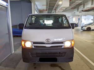 Toyota Hiace Auto (COE Till 01/2031)