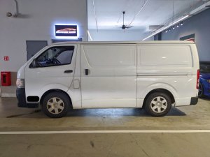 Toyota Hiace Auto (COE Till 01/2031)