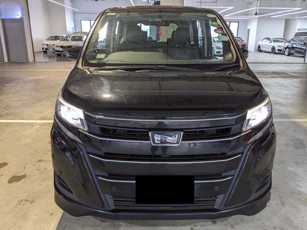 Toyota Noah 2.0X Cvt