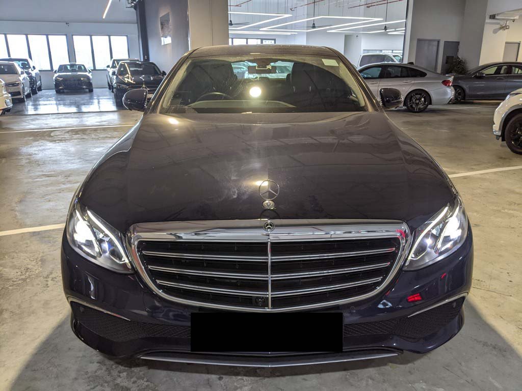 Mercedes Benz E200 Sedan Exclusive (R18 Led)