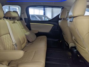 Toyota Alphard 2.5X Cvt Abs D/Airbag 2wd 5dr