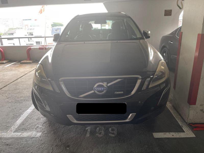 Volvo Xc60 T6 R Design At Abs D/ab Hid Sr 4wd (COE Till 08/2030)