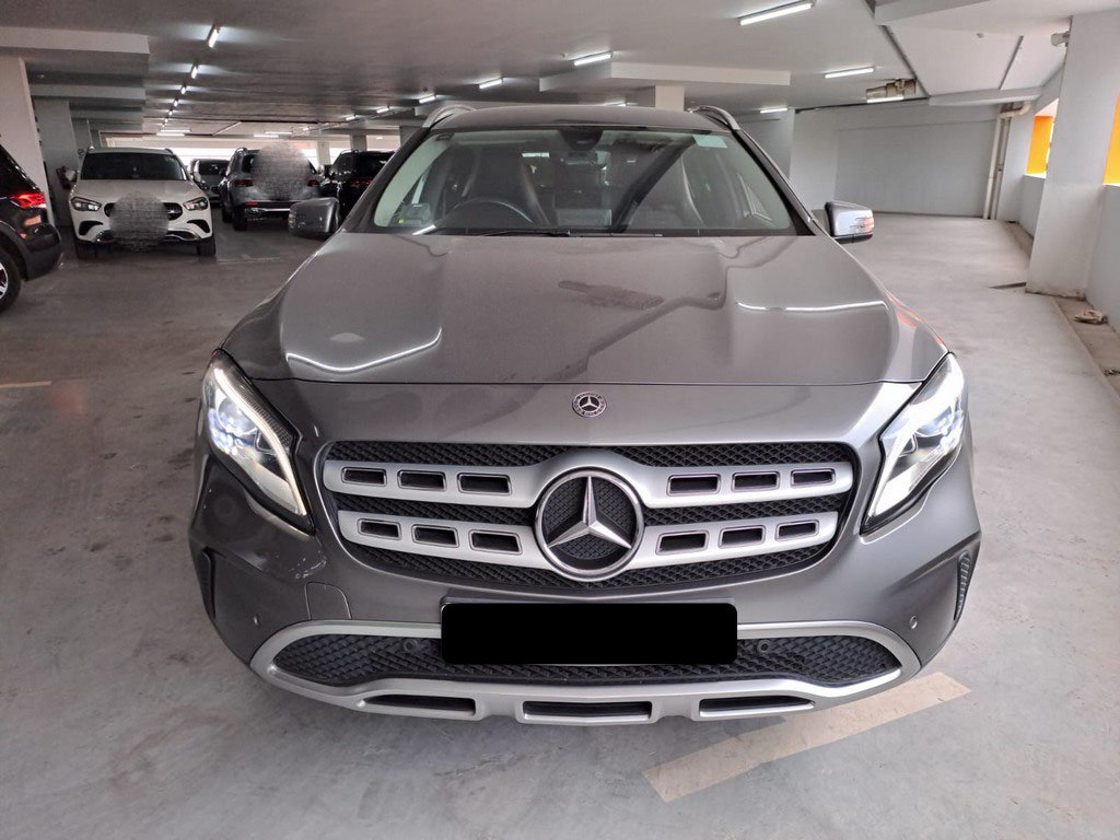 Mercedes Benz Gla180 Urban (r18 Led)