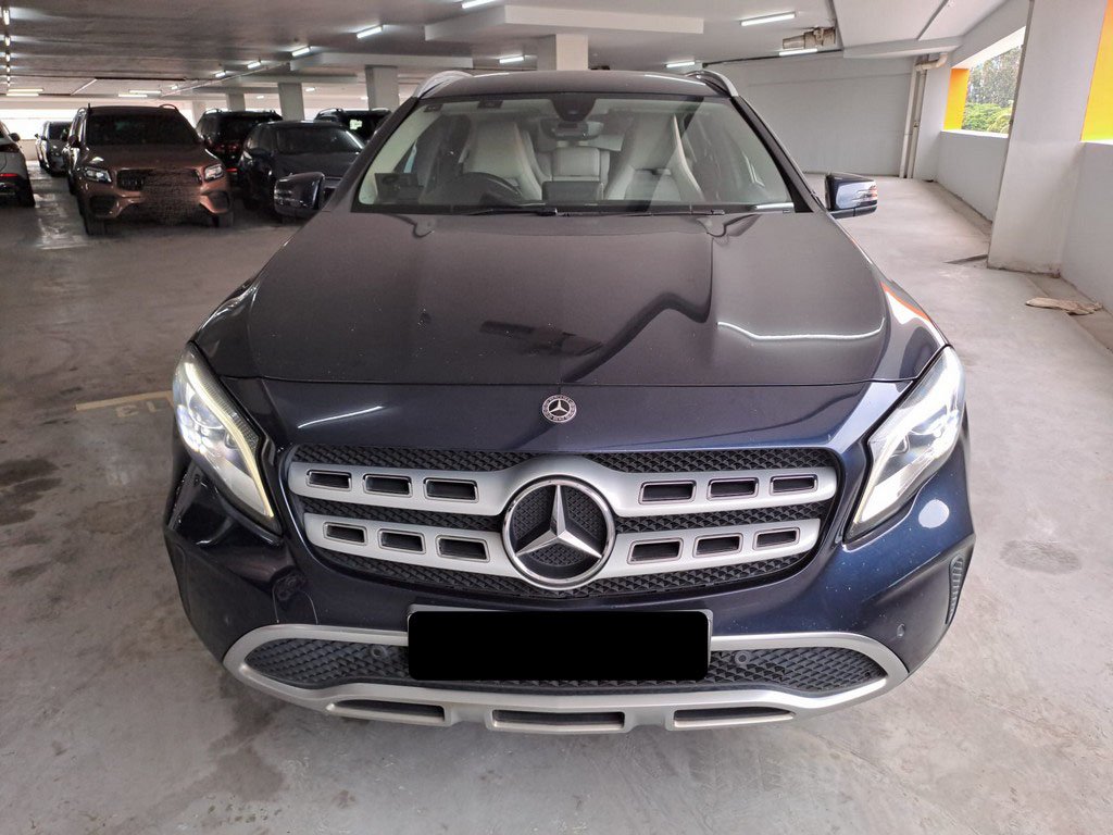 Mercedes Benz Gla180 Urban (r18 Led)