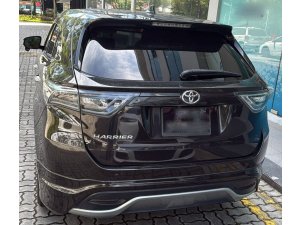 Toyota Harrier Premium 2.0 A