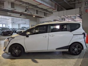 Toyota Sienta 1.5G A