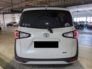 Toyota Sienta 1.5G A