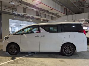 Toyota Alphard 8 Seater 2.5X Cvt