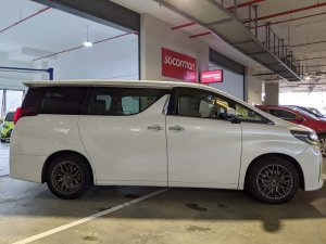 Toyota Alphard 8 Seater 2.5X Cvt
