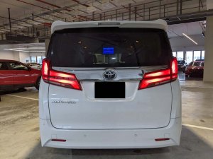 Toyota Alphard 8 Seater 2.5X Cvt