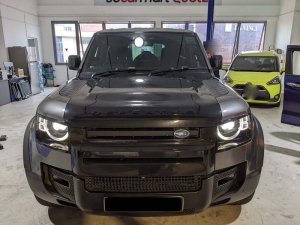 Land Rover Defender 110 2.0p Awd 5 Seater