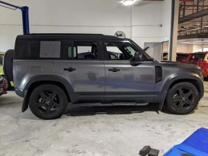 Land Rover Defender 110 2.0p Awd 5 Seater