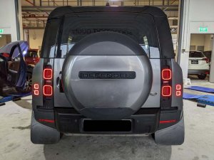 Land Rover Defender 110 2.0p Awd 5 Seater