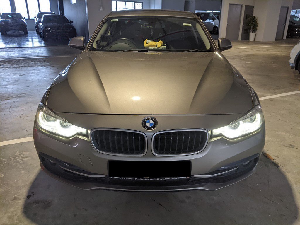BMW 318i Sedan Led Nav