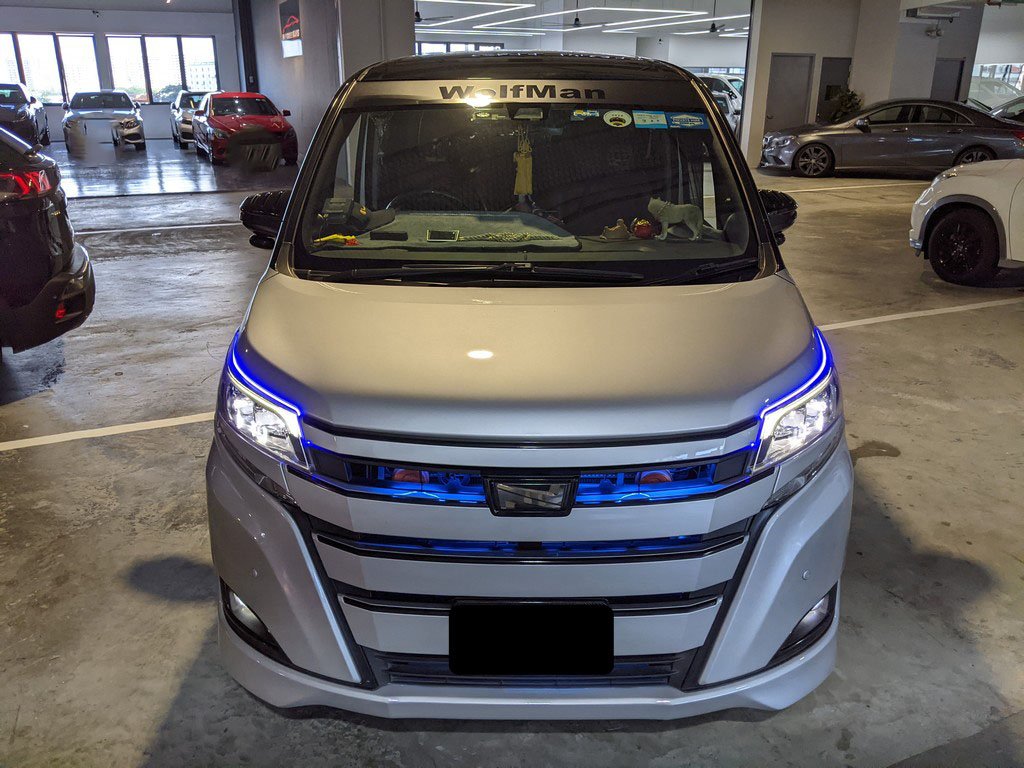 Toyota Noah 1.8x Hybrid Cvt (Hybrid)