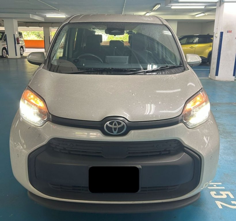 Toyota Sienta Hybrid Standard (Hybrid)