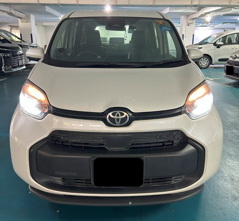 Toyota Sienta Hybrid Standard (Hybrid)