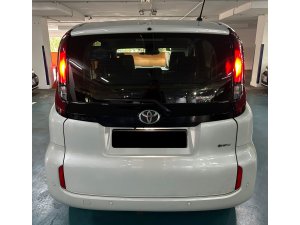 Toyota Sienta Hybrid Standard (Hybrid)