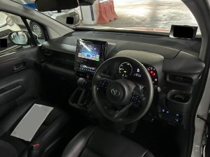 Toyota Sienta Hybrid Standard (Hybrid)